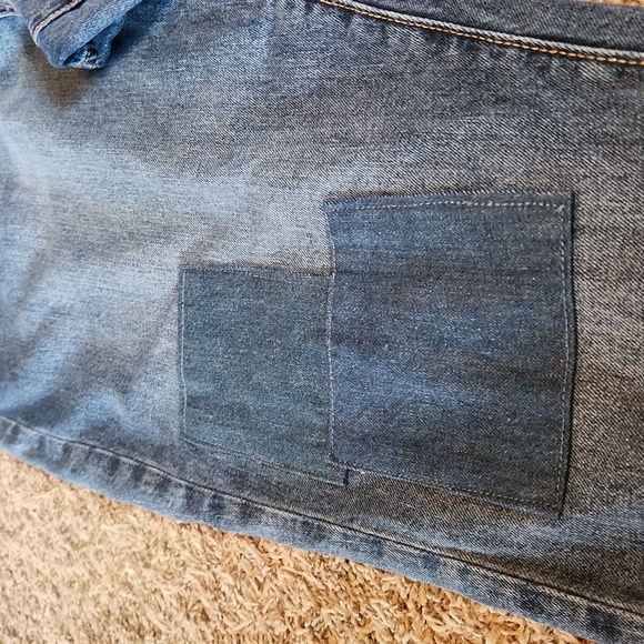 Universal Thread Boyfriend - Slim Hip & Thigh, Tapered Leg, 100% Cotton - Picture 3 of 12